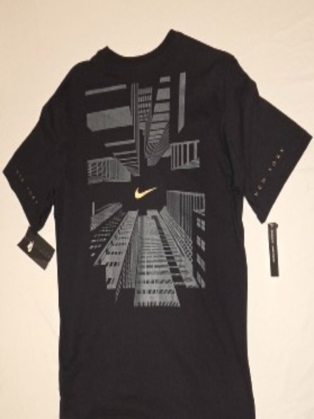 Nike Men's Black/Gold T-shirt